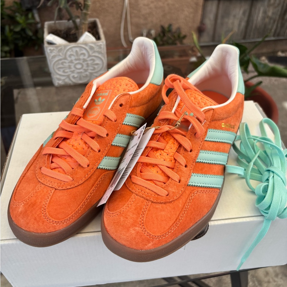 Adidas Gazelle 5.5 men / 6.5 Women Bright Orange and Mint Shoes